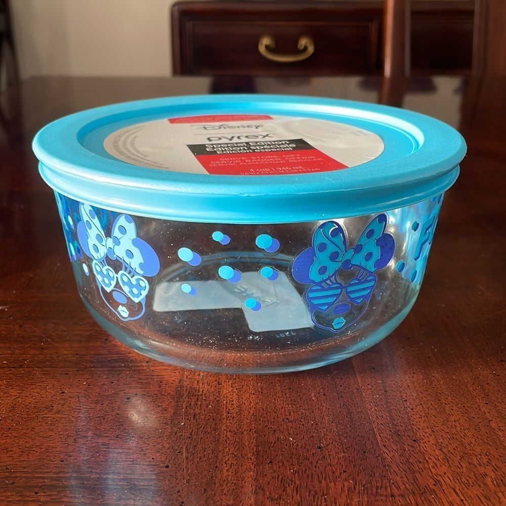 Clear Pyrex Blue Lid Disney Minnie Mouse Forever Young 4 Cup Storage Container